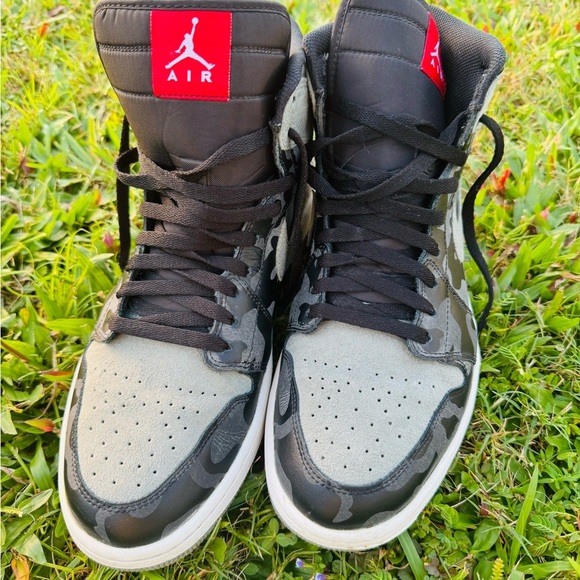 Jordan Black and Gray Camo Men's Shoes - Picture 4 of 6